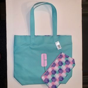 New Clinique Tote w/ Cosmetic Pouch